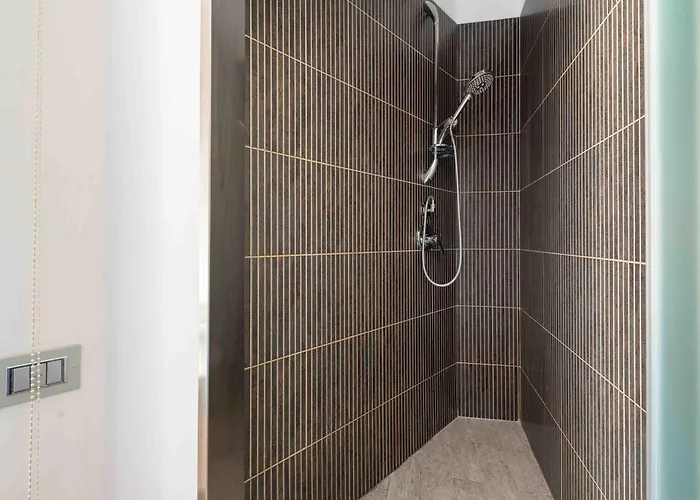 Maison Leonardo Pantheon アパート